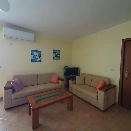Holiday * Sarandë